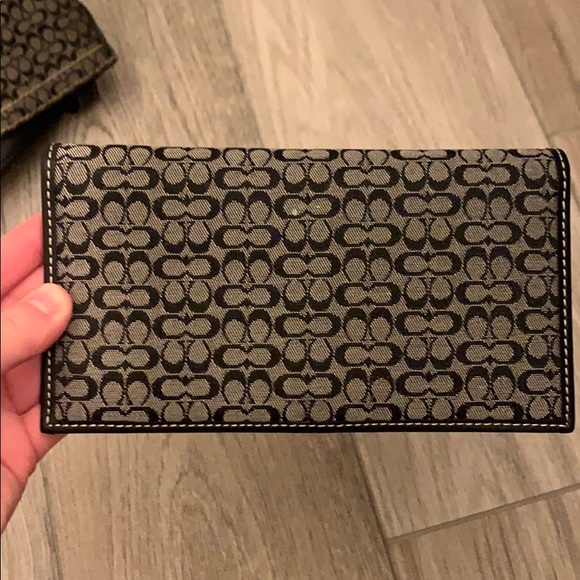 Cute coach purse with matching wallet - Picture 8 of 9